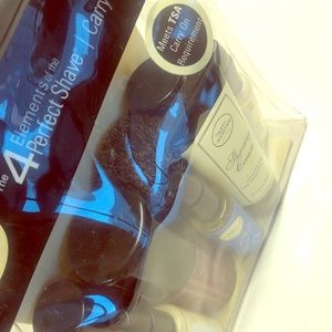 Art of Shaving travel kit